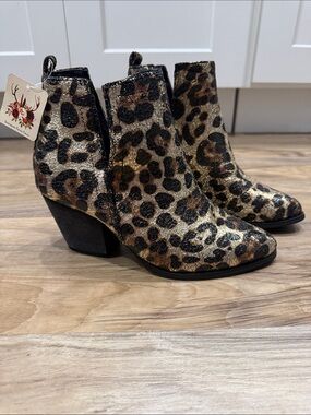 Southern fried chica Bastet bootie